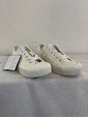 EXCELSIOR Low-Top Canvas Sneaker in Natural White